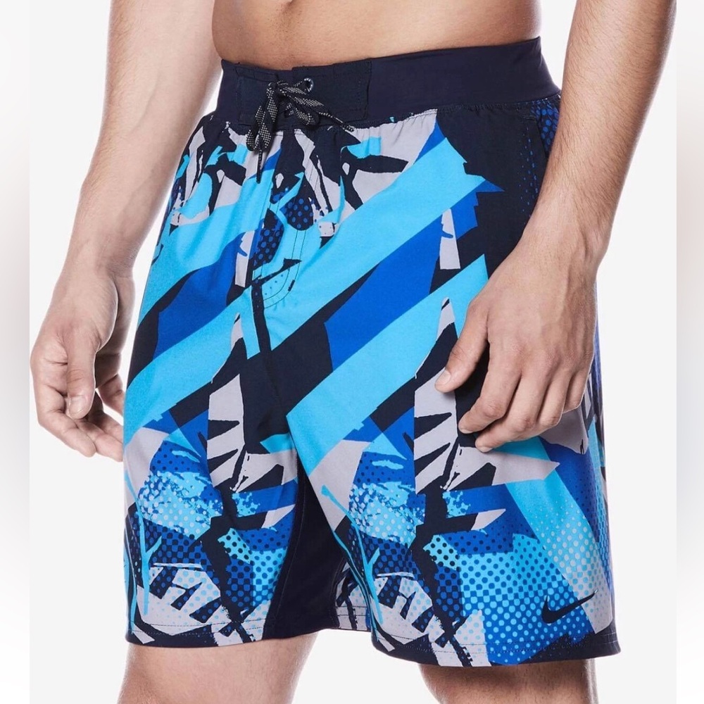 Nike Men's Breaker Printed 18" Board Shorts Size: L